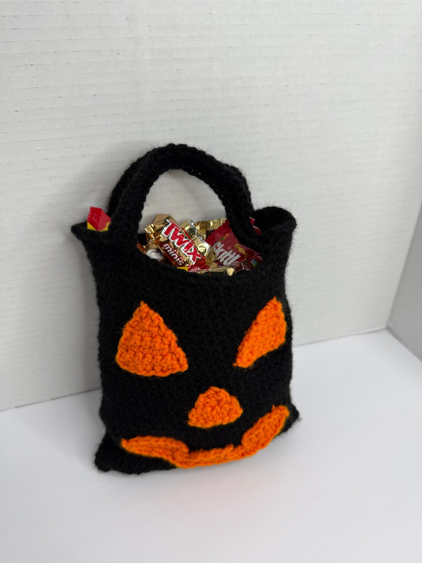 Crochet Jack-oβ-Lantern Halloween candy bag
